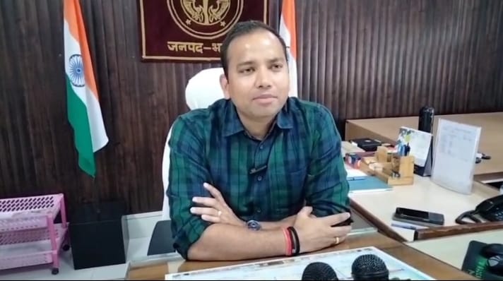 भाईयों की कलाई पर रक्षासूत्र बांध बहनों ने मनाया राखी का त्यौहार