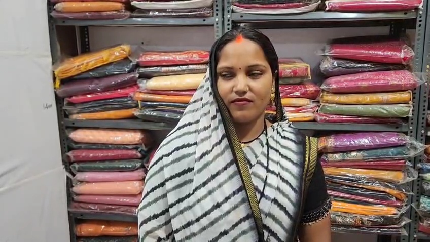 भदोही की लखपति दीदी संतोषी लाल किले पर होंगी सम्मानित 