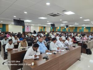 कार्यशाला में पत्रकारों का मार्गदर्शन