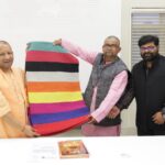 नवरात्रि : नवग्रह रंगों को मिलाकर निर्मित हुआ अनूठा आसन