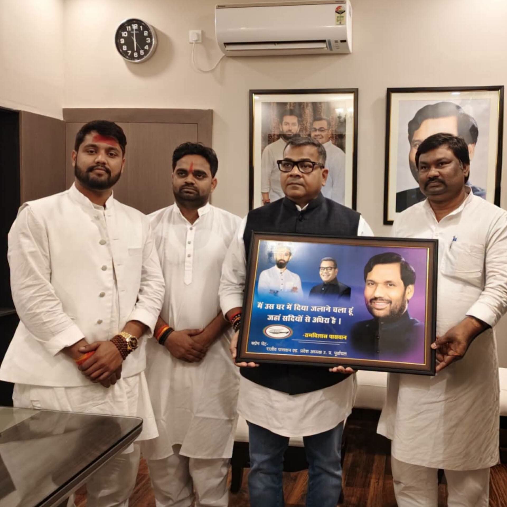 भदोही के कमल तिवारी और धनंजय दुबे बने लोजपा (रामविलास) के प्रदेश मीडिया पैनलिस्ट एवं प्रवक्ता